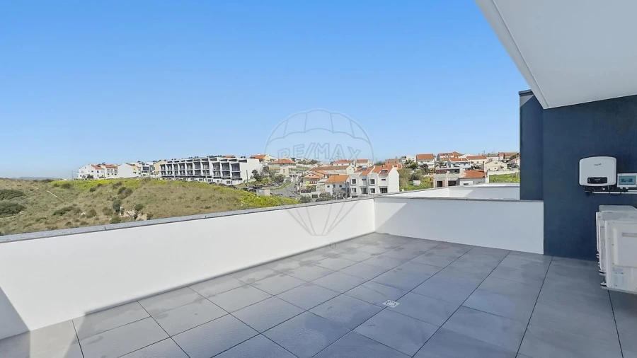 Moradia T5 para Venda em Santa Iria de Azoia, São João da Talha e Bobadela Foto 24