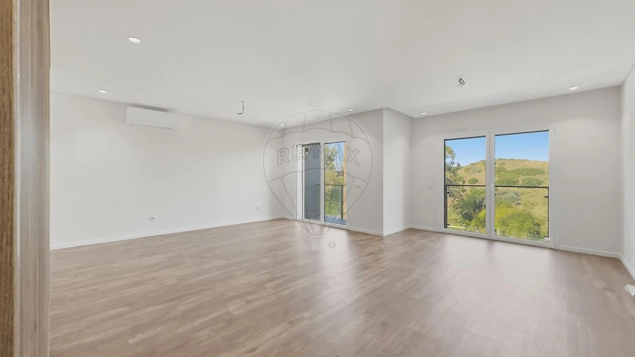 Moradia T5 para Venda em Santa Iria de Azoia, São João da Talha e Bobadela Foto 5