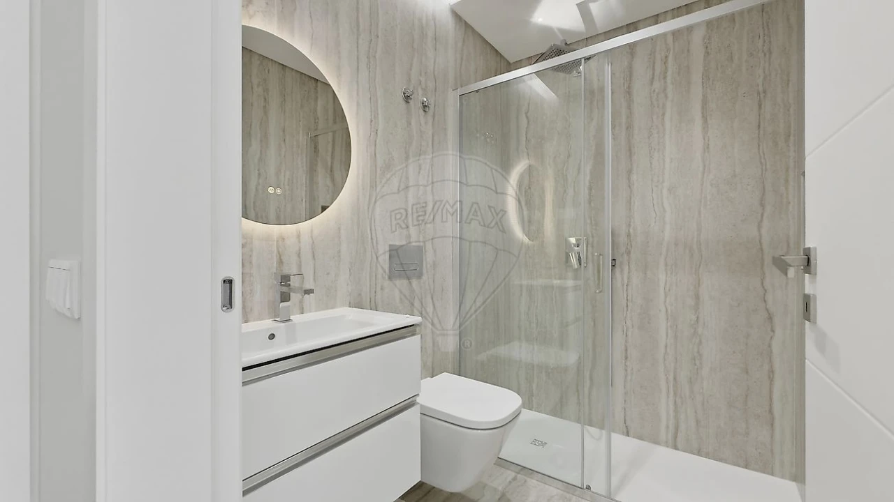 Moradia T5 para Venda em Santa Iria de Azoia, São João da Talha e Bobadela Foto 13