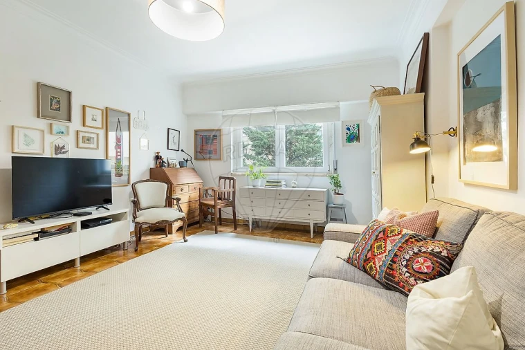 Apartamento T2 para Venda em Queluz e Belas Foto 3