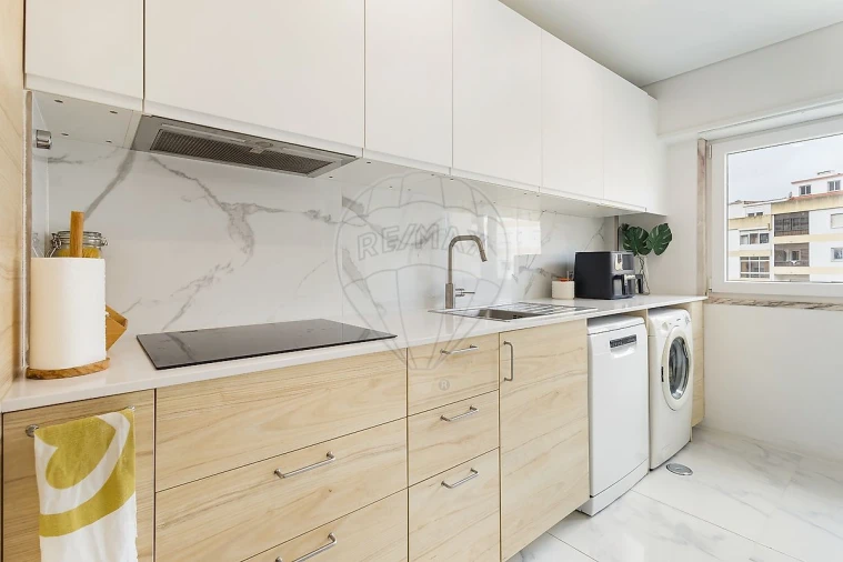 Apartamento T2 para Venda em Queluz e Belas Foto 8