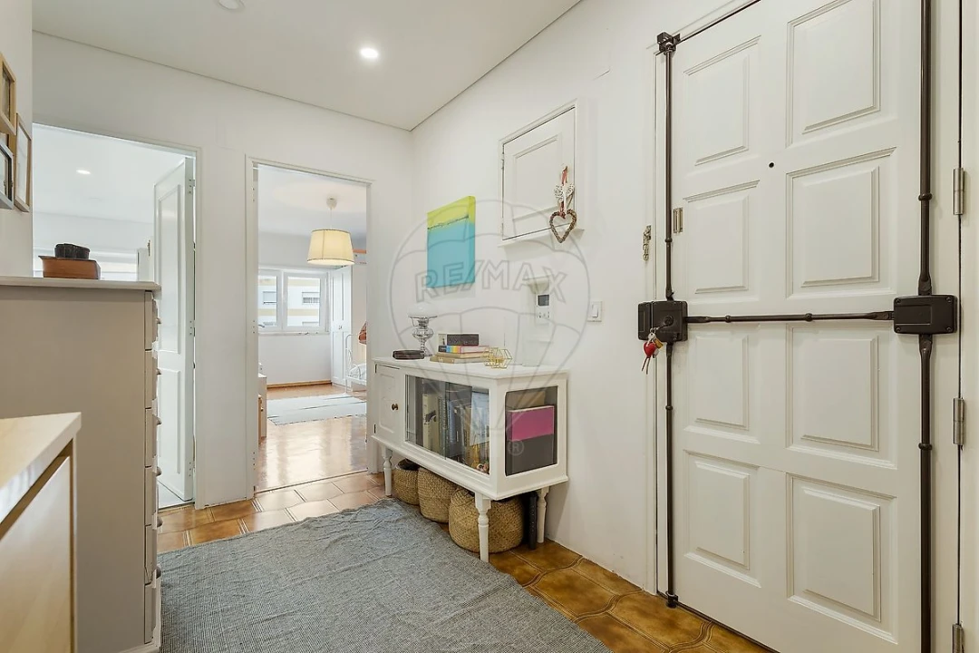 Apartamento T2 para Venda em Queluz e Belas Foto 6