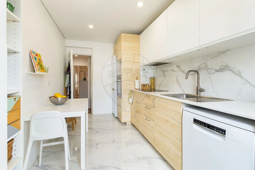 Apartamento T2 para Venda em Queluz e Belas Foto 9