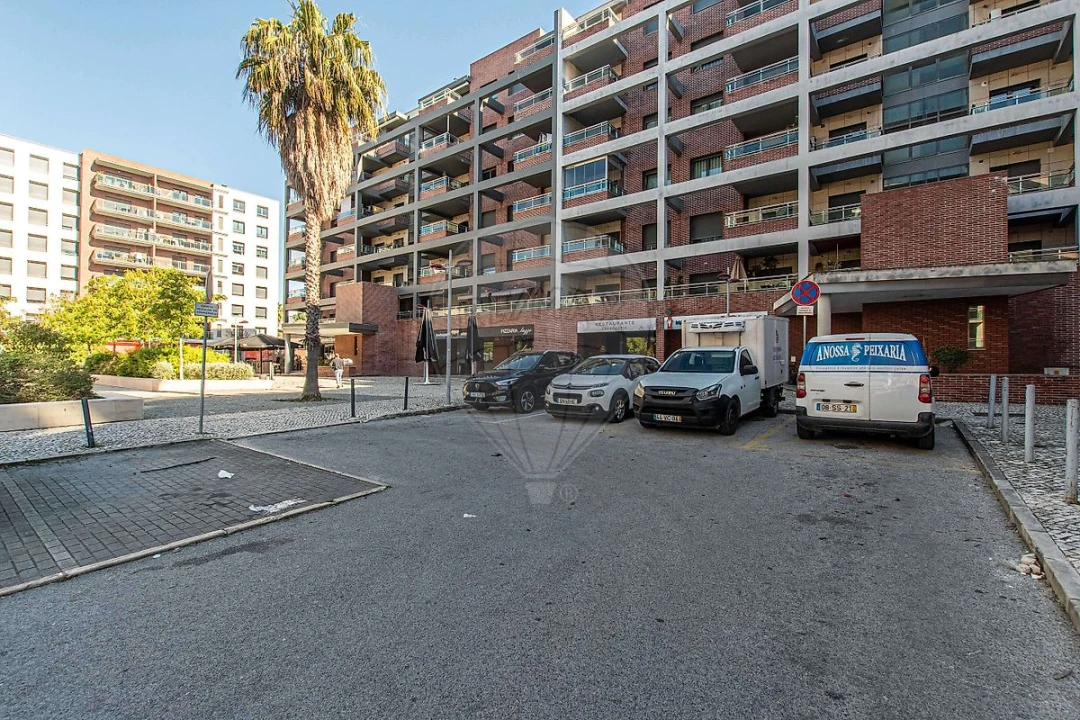 Loja para Venda em Alverca do Ribatejo e Sobralinho Foto 1