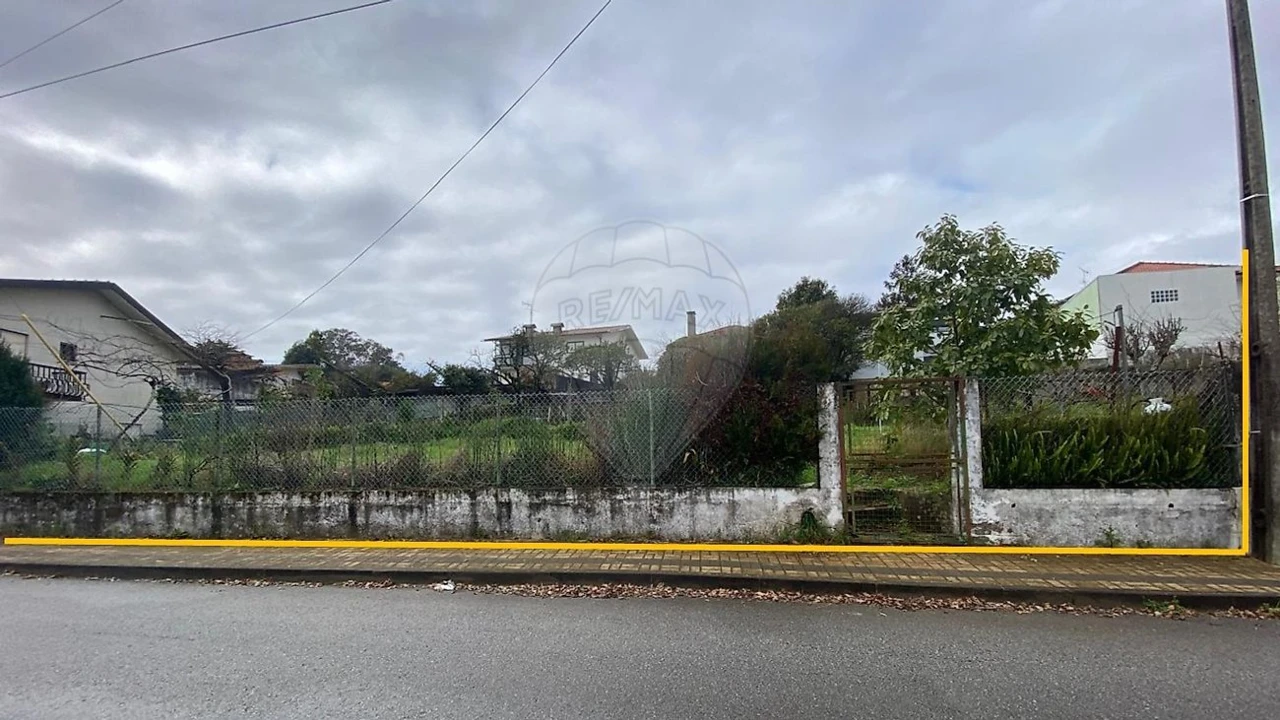 Terreno para Venda em O. Azeméis, Riba-Ul, Ul, Macinhata Seixa, Madail Foto 2