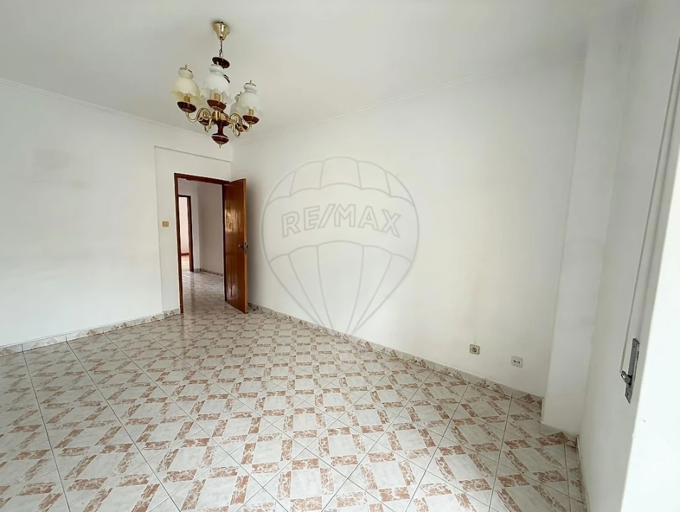 Apartamento T2 para Arrendamento em Odivelas Foto 6