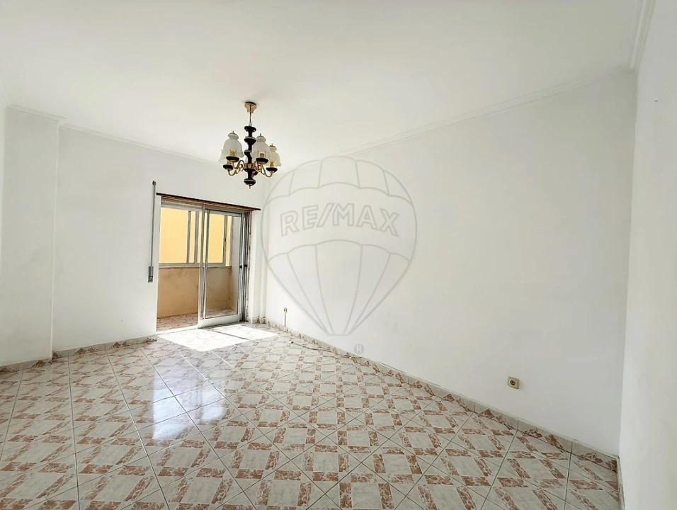 Apartamento T2 para Arrendamento em Odivelas Foto 8