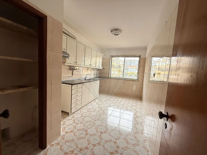 Apartamento T2 para Arrendamento em Odivelas Foto 7