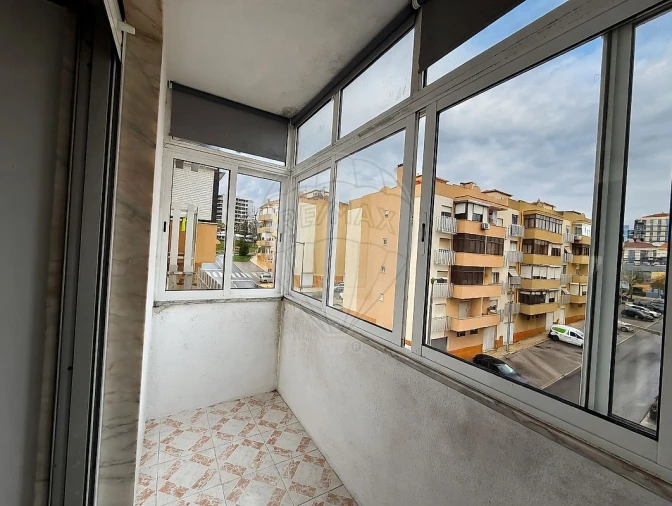 Apartamento T2 para Arrendamento em Odivelas Foto 3