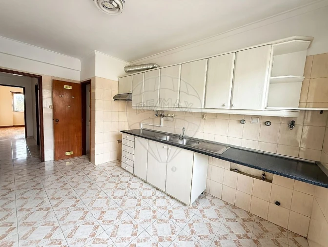 Apartamento T2 para Arrendamento em Odivelas Foto 9