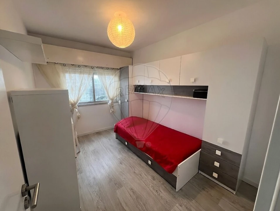 Apartamento T3 para Arrendamento em Encosta do Sol Foto 6