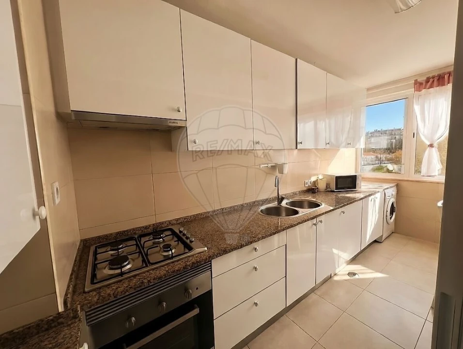 Apartamento T3 para Arrendamento em Encosta do Sol Foto 7