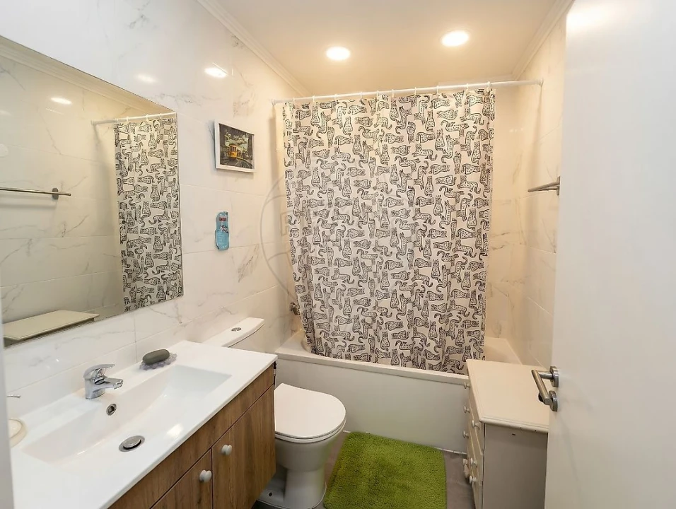 Apartamento T3 para Arrendamento em Encosta do Sol Foto 1