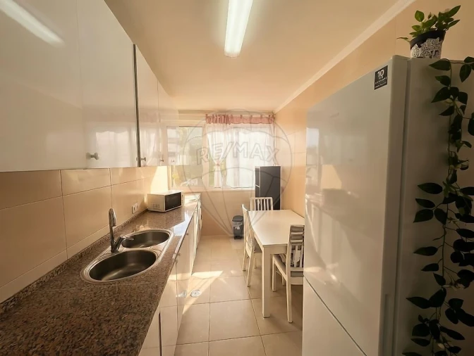 Apartamento T3 para Arrendamento em Encosta do Sol Foto 9