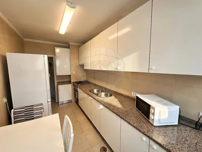 Apartamento T3 para Arrendamento em Encosta do Sol Foto 11