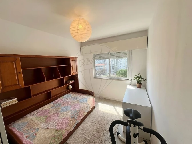 Apartamento T3 para Arrendamento em Encosta do Sol Foto 13