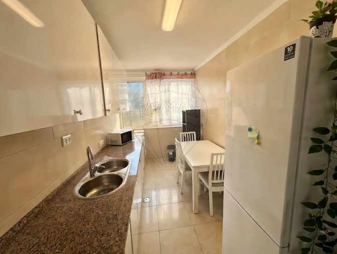 Apartamento T3 para Arrendamento em Encosta do Sol Foto 4