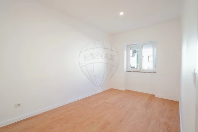 Apartamento T2 para Arrendamento em Venteira
