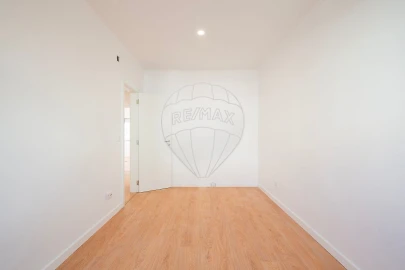 Apartamento T2 para Arrendamento em Venteira