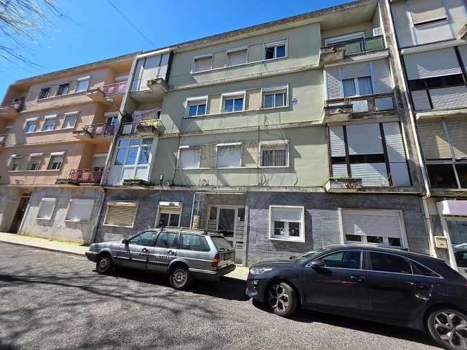 Apartamento T2 para Arrendamento em Venteira Foto 4