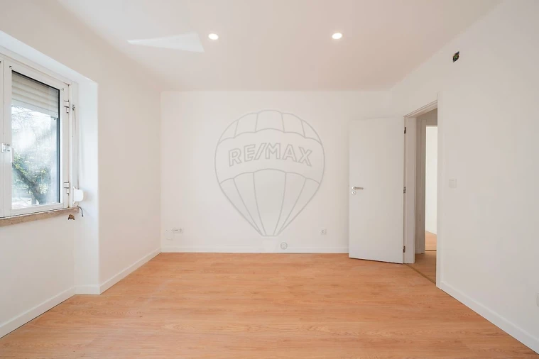 Apartamento T2 para Arrendamento em Venteira Foto 14