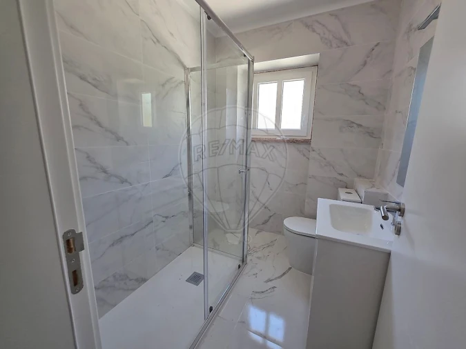 Apartamento T2 para Arrendamento em Venteira Foto 5