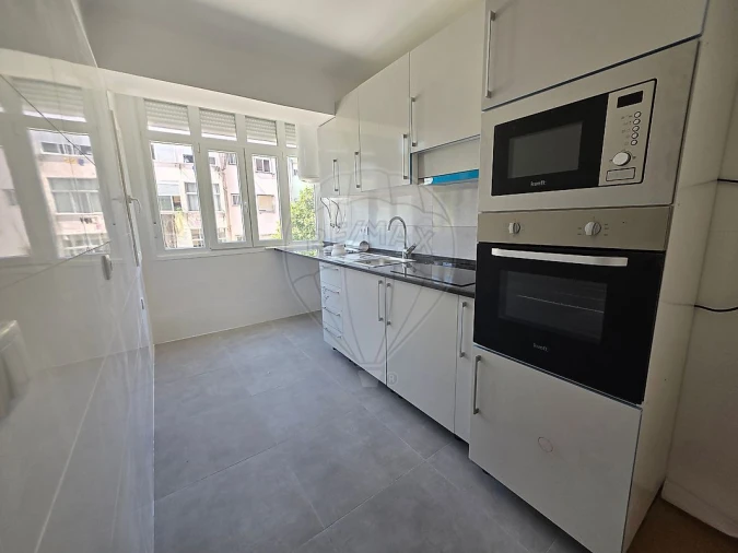 Apartamento T2 para Arrendamento em Venteira Foto 7