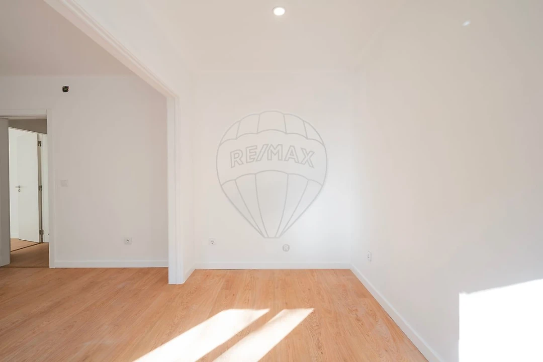 Apartamento T2 para Arrendamento em Venteira Foto 2