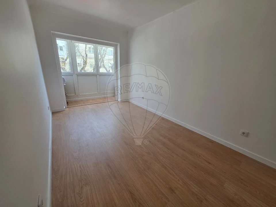 Apartamento T2 para Arrendamento em Venteira Foto 2