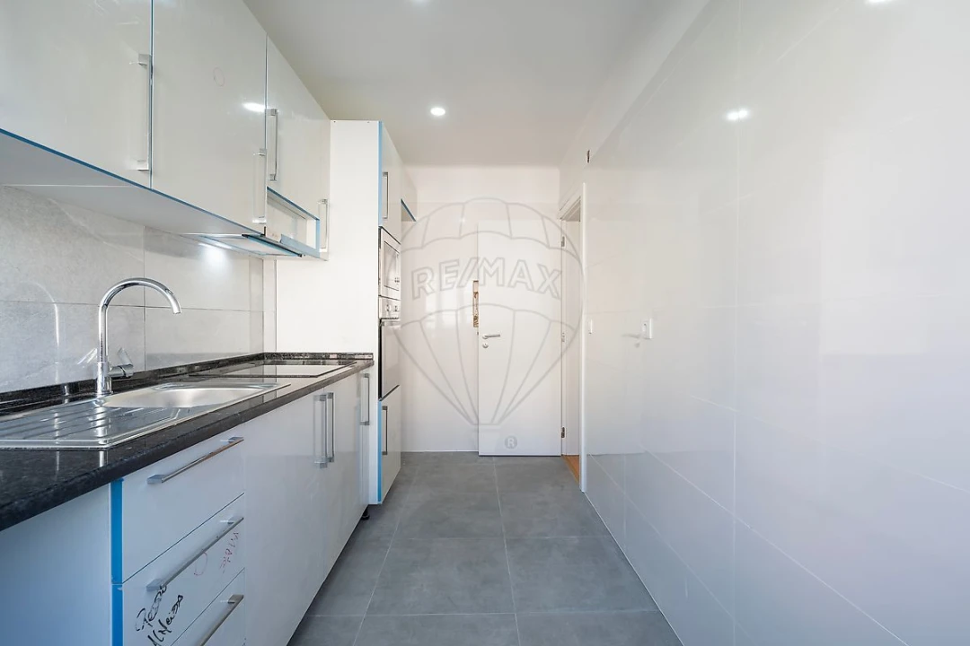 Apartamento T2 para Arrendamento em Venteira Foto 9