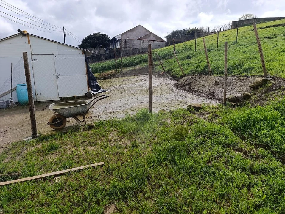 Terreno para Venda em Carvoeira e Carmões Foto 1