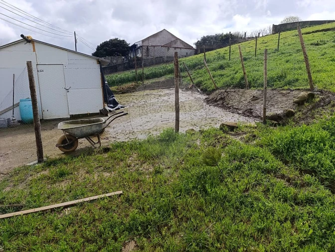 Terreno para Venda em Carvoeira e Carmões Foto 1