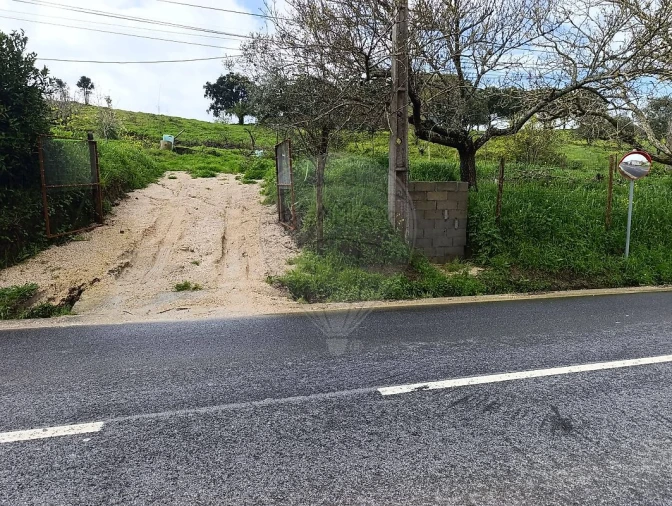 Terreno para Venda em Carvoeira e Carmões Foto 4
