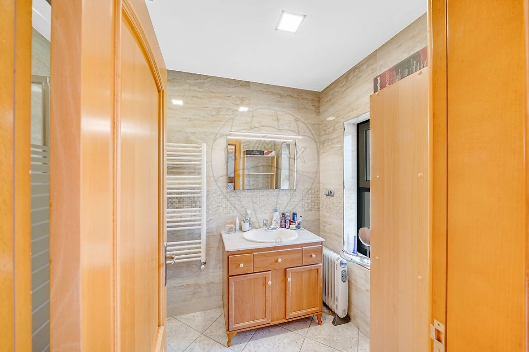 Moradia T4 para Venda em Fonte de Angeão e Covão do Lobo Foto 16