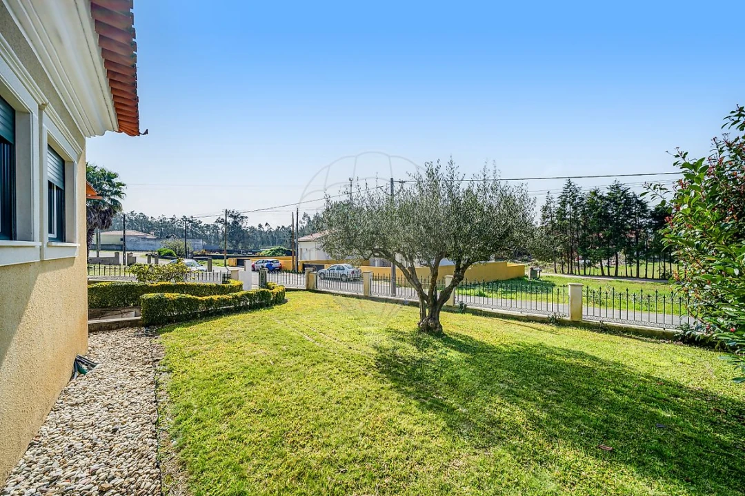 Moradia T4 para Venda em Fonte de Angeão e Covão do Lobo Foto 17