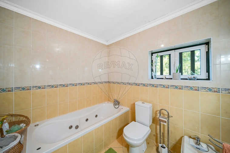 Moradia T4 para Venda em Fonte de Angeão e Covão do Lobo Foto 7