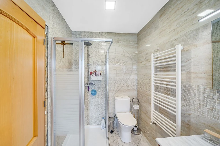 Moradia T4 para Venda em Fonte de Angeão e Covão do Lobo Foto 12