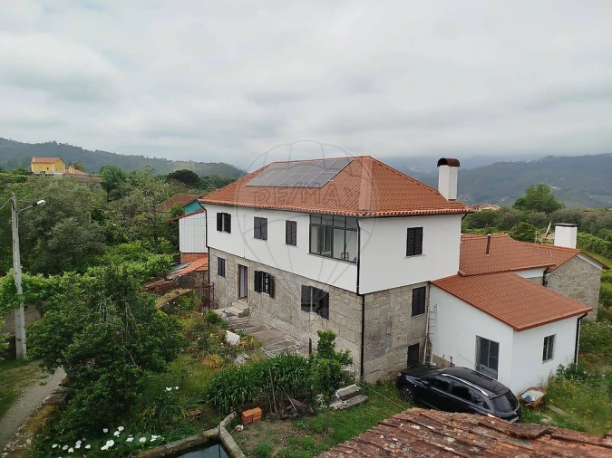 Moradia T5 para Venda em Ribeiradio Foto 3