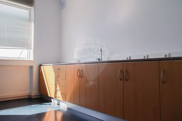 Escritório para Arrendamento em Cedofeita, Santo Ildefonso, Sé, Miragaia, São Nicolau e Vitória Foto 9