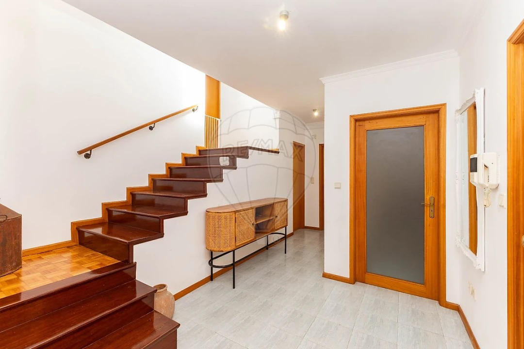 Apartamento T3 para Venda em Avintes Foto 2