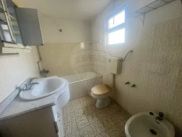 Moradia T4 para Venda em Anta e Guetim