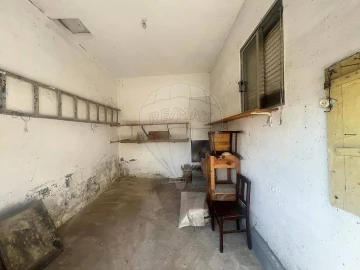 Moradia T4 para Venda em Anta e Guetim