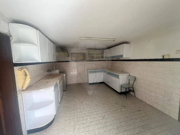 Moradia T4 para Venda em Anta e Guetim