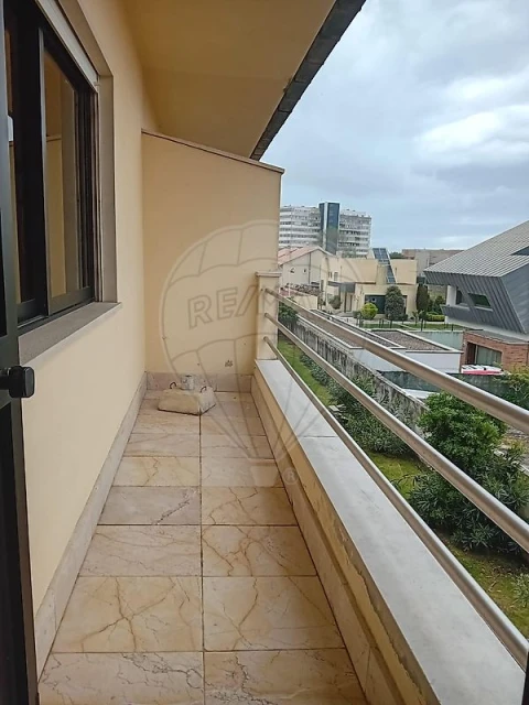 Apartamento T1 para Arrendamento em Gulpilhares e Valadares