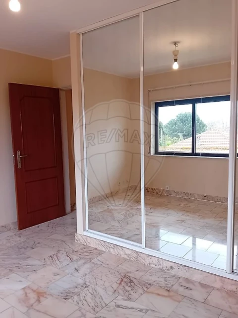 Apartamento T1 para Arrendamento em Gulpilhares e Valadares