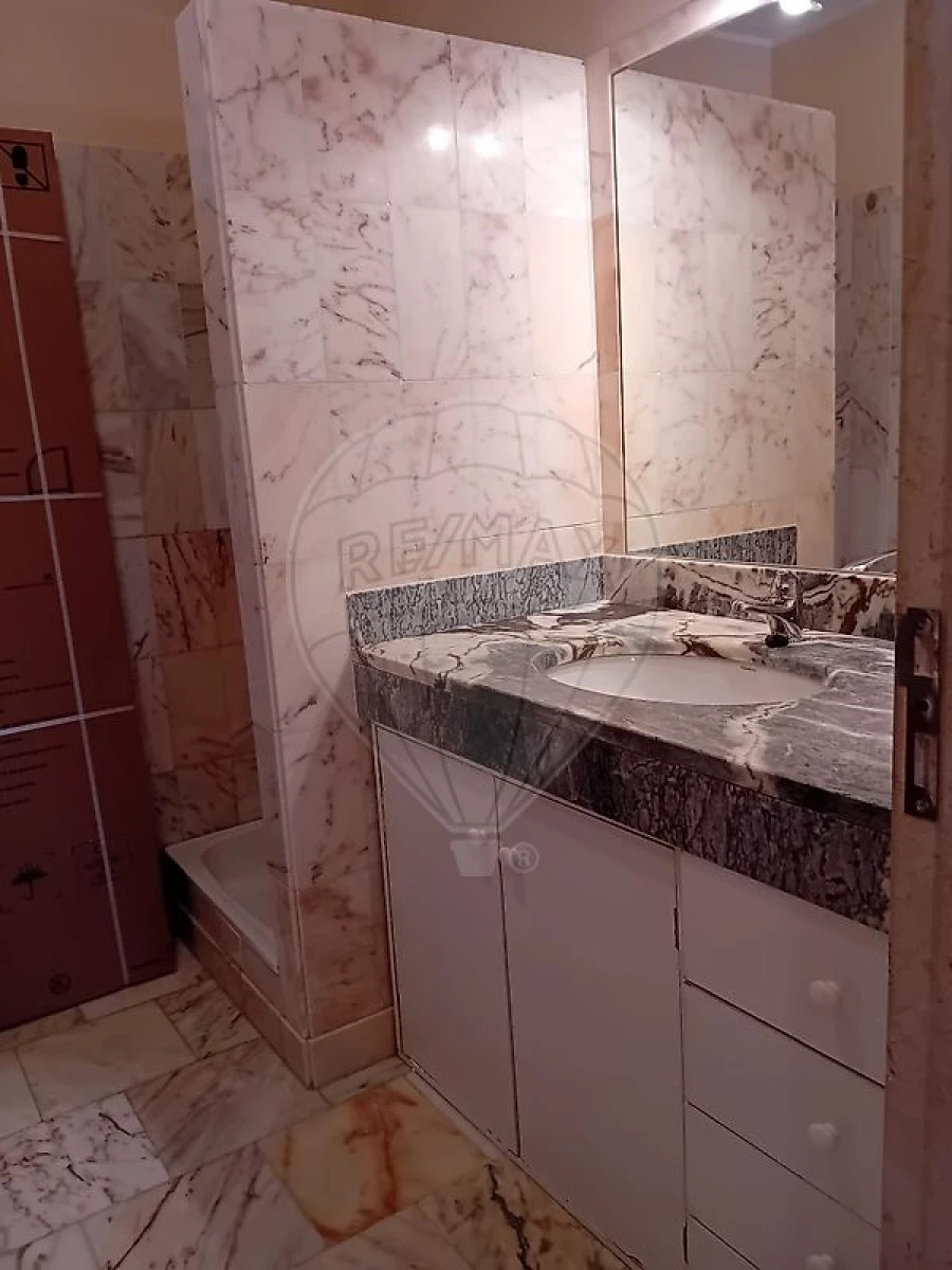 Apartamento T1 para Arrendamento em Gulpilhares e Valadares Foto 10