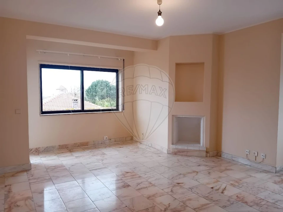 Apartamento T1 para Arrendamento em Gulpilhares e Valadares Foto 1