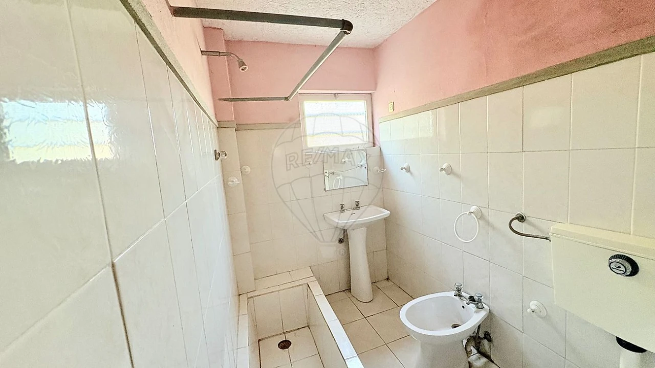 Moradia T3 para Venda em Anta e Guetim Foto 3