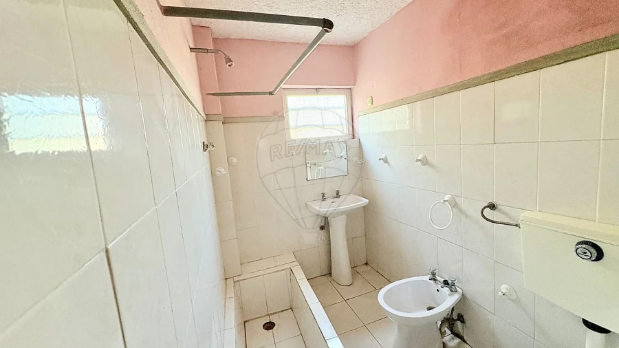 Moradia T3 para Venda em Anta e Guetim Foto 3