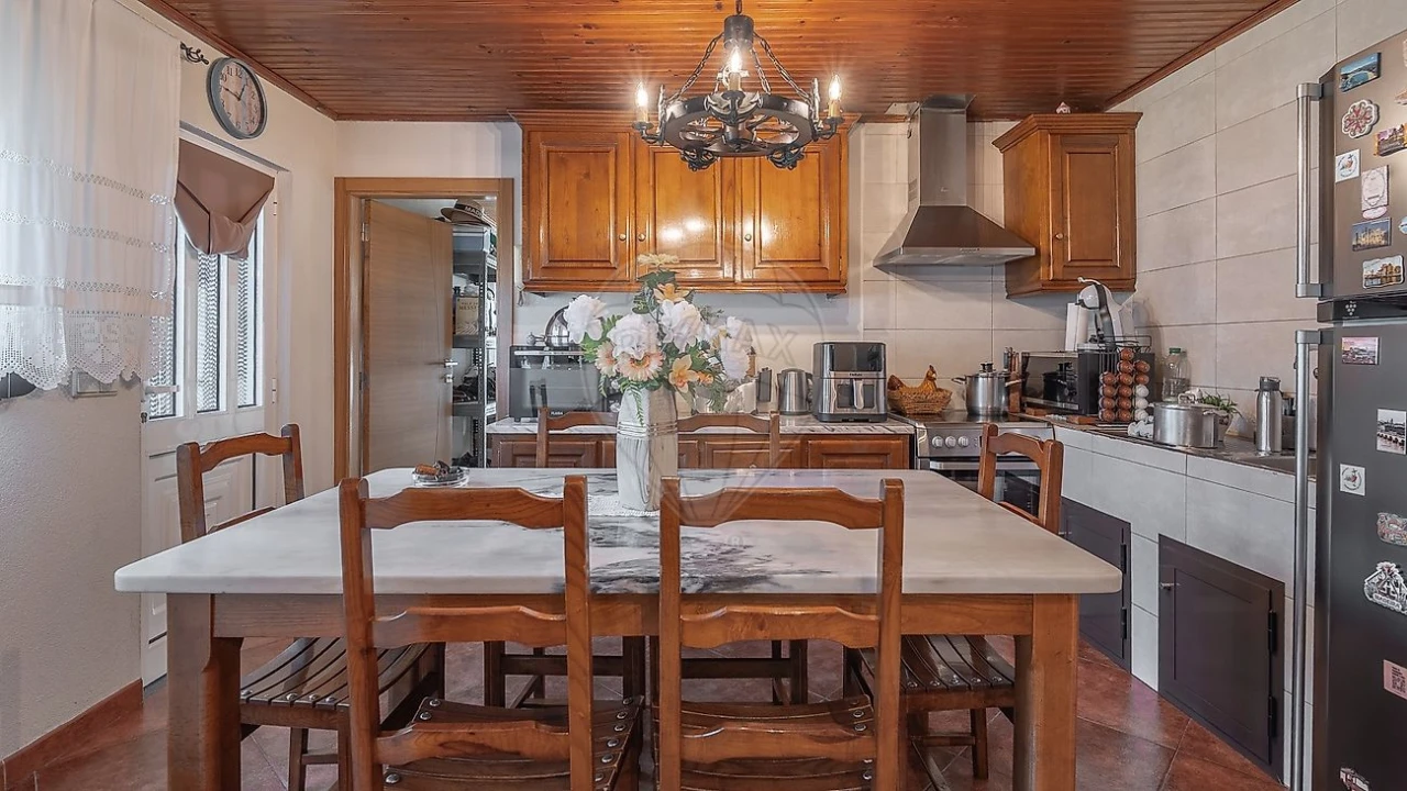 Moradia T4 para Venda em Lodares Foto 11